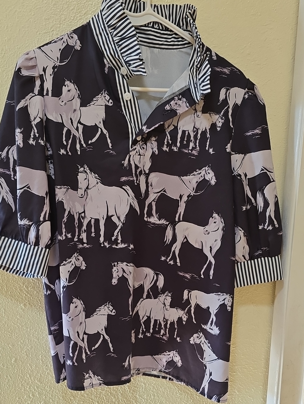Womens Horse-Print Shirt - Black & White